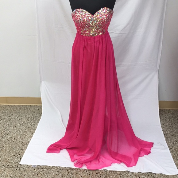 Dresses & Skirts - Strapless sweetheart prom dress